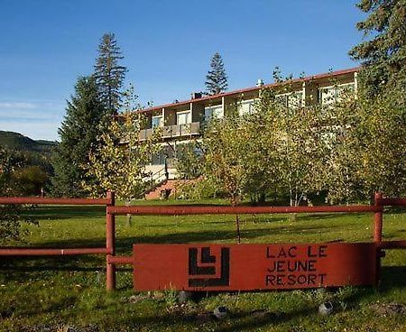 Logan Lake Lac Le Jeune Nature Resort מראה חיצוני תמונה