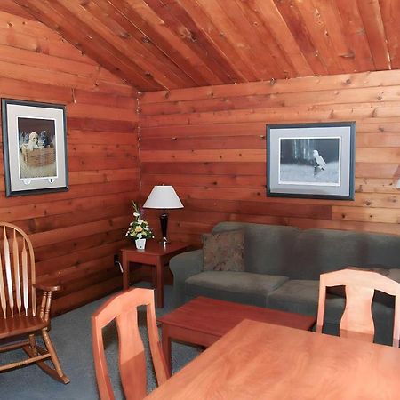 Logan Lake Lac Le Jeune Nature Resort מראה חיצוני תמונה
