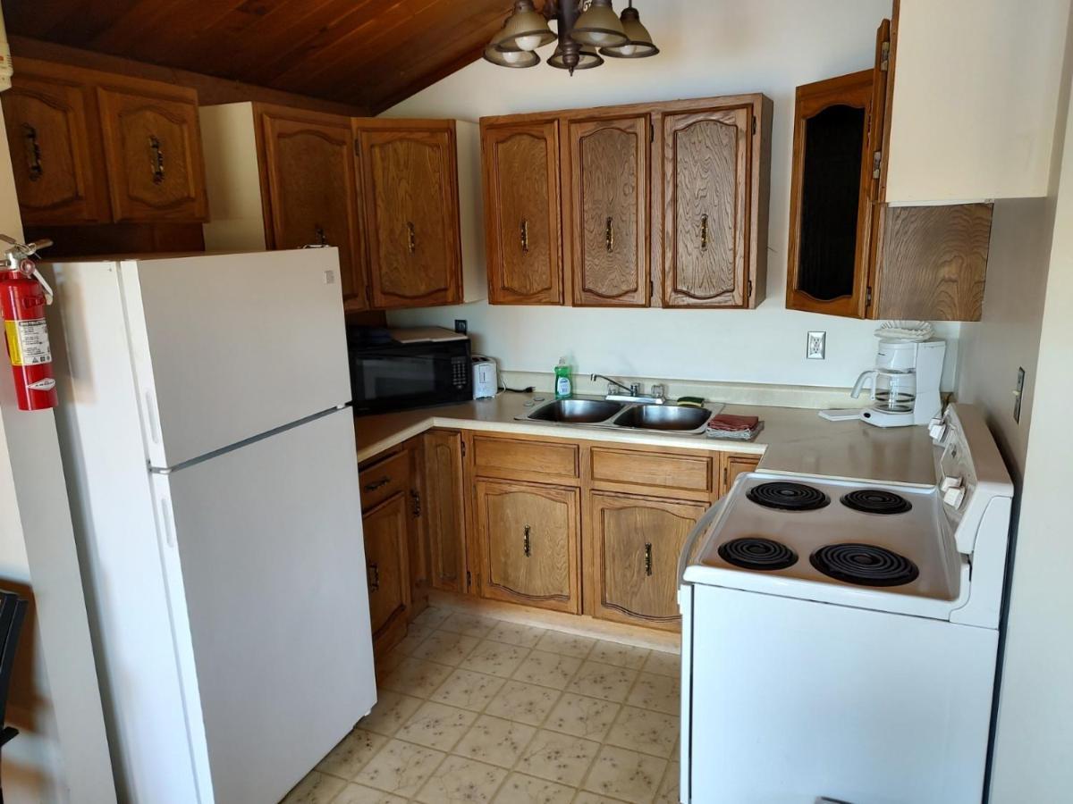 Logan Lake Lac Le Jeune Nature Resort מראה חיצוני תמונה