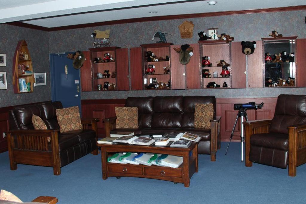 Logan Lake Lac Le Jeune Nature Resort מראה חיצוני תמונה