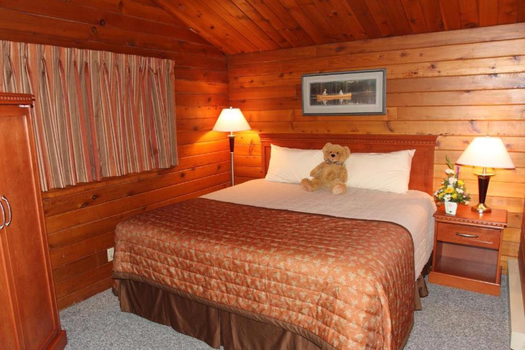Logan Lake Lac Le Jeune Nature Resort מראה חיצוני תמונה