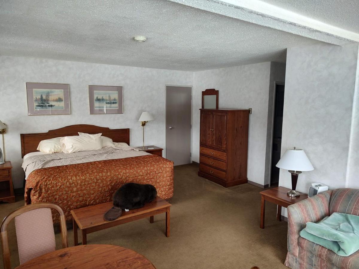 Logan Lake Lac Le Jeune Nature Resort מראה חיצוני תמונה
