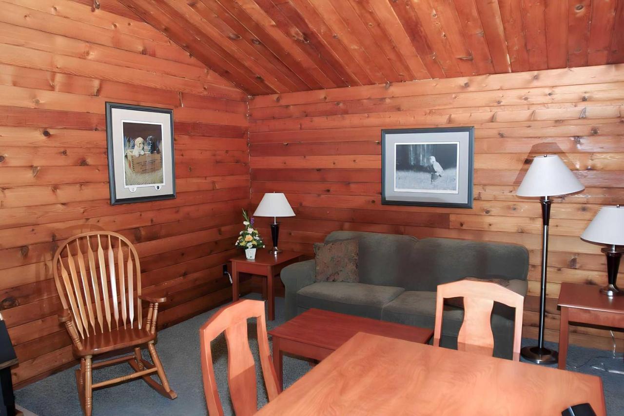 Logan Lake Lac Le Jeune Nature Resort מראה חיצוני תמונה