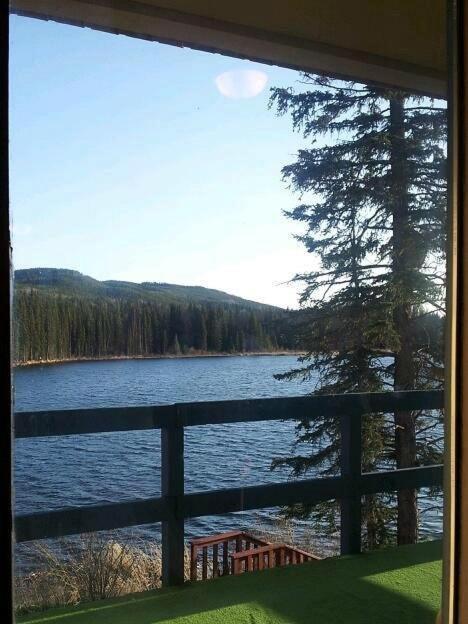 Logan Lake Lac Le Jeune Nature Resort מראה חיצוני תמונה