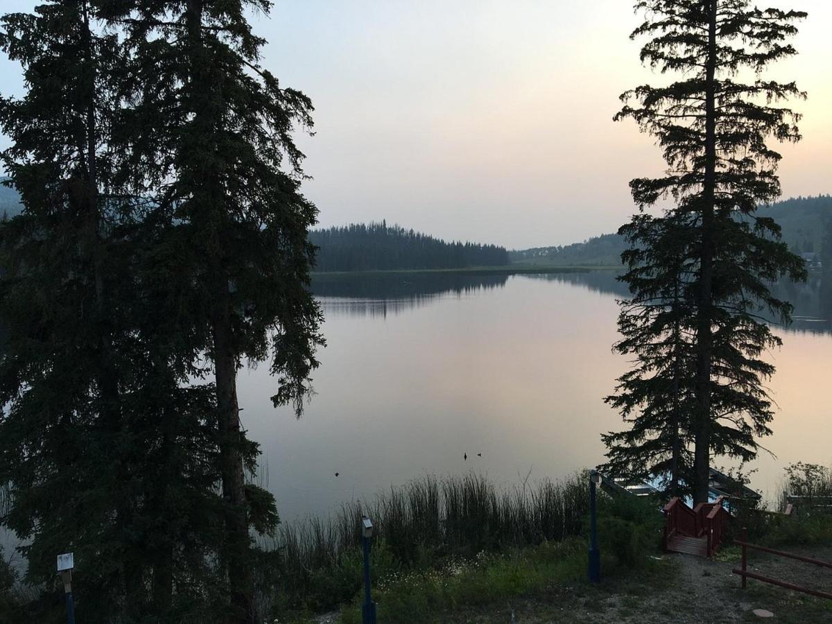 Logan Lake Lac Le Jeune Nature Resort מראה חיצוני תמונה