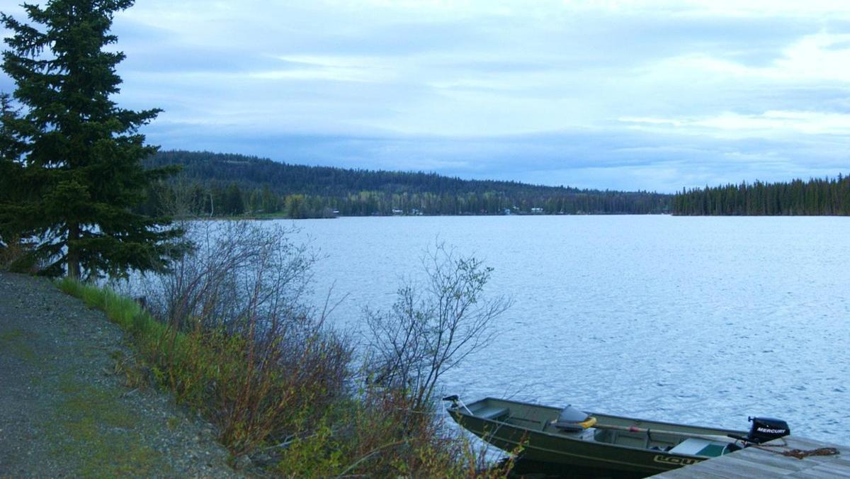 Logan Lake Lac Le Jeune Nature Resort מראה חיצוני תמונה