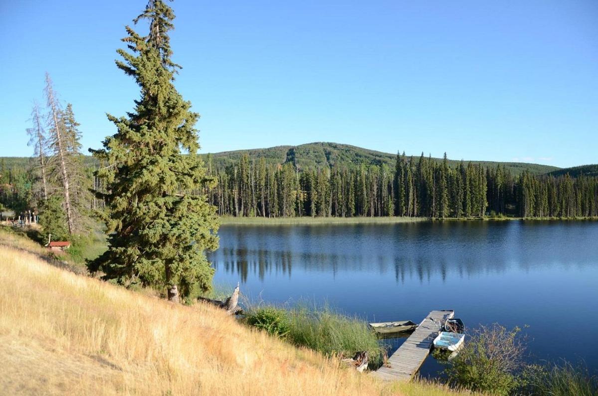 Logan Lake Lac Le Jeune Nature Resort מראה חיצוני תמונה