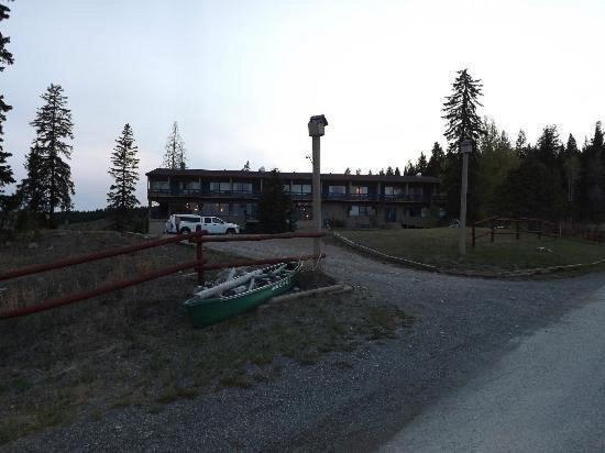 Logan Lake Lac Le Jeune Nature Resort מראה חיצוני תמונה