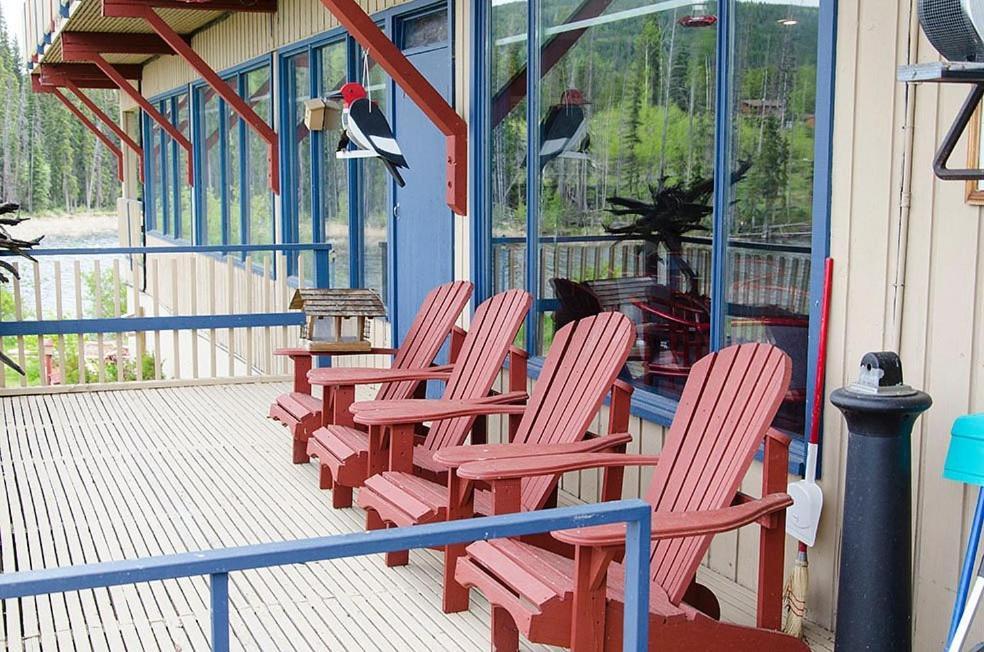 Logan Lake Lac Le Jeune Nature Resort מראה חיצוני תמונה