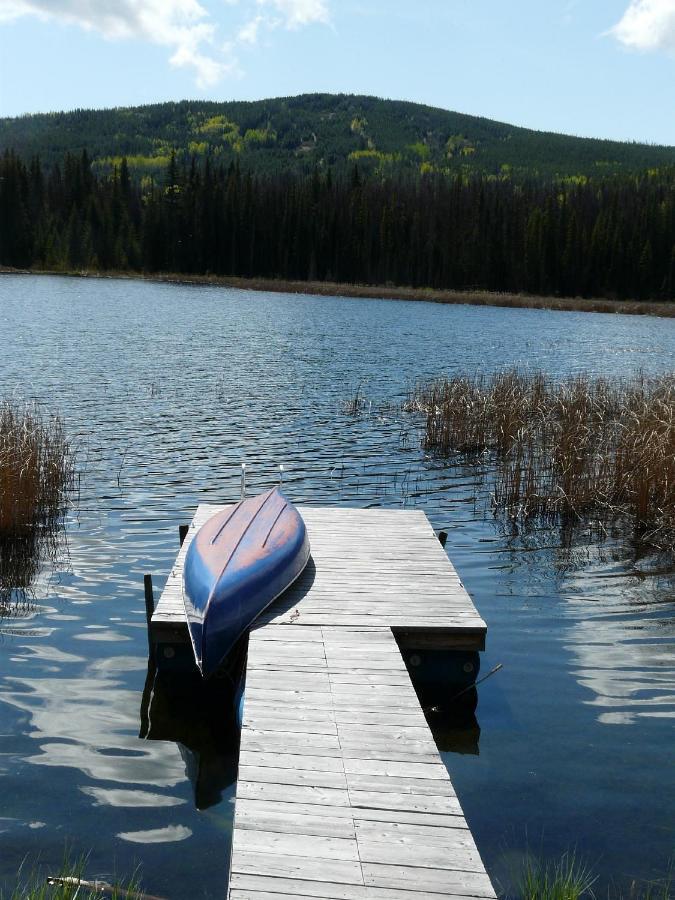 Logan Lake Lac Le Jeune Nature Resort מראה חיצוני תמונה