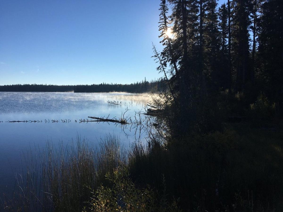 Logan Lake Lac Le Jeune Nature Resort מראה חיצוני תמונה