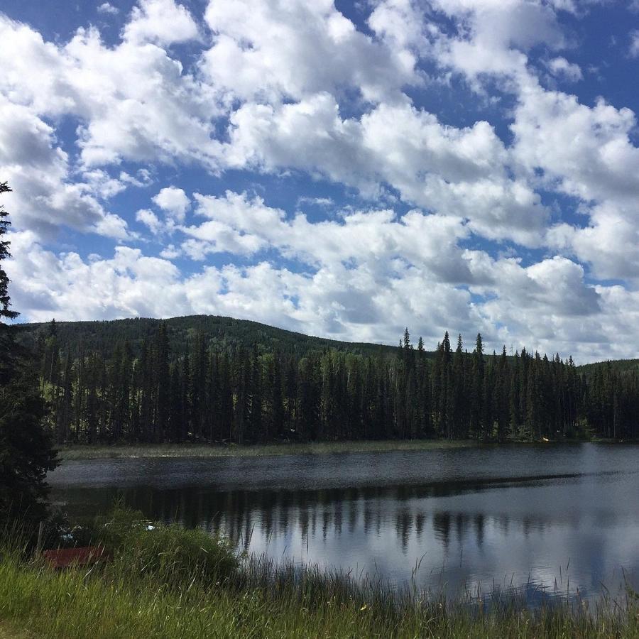 Logan Lake Lac Le Jeune Nature Resort מראה חיצוני תמונה