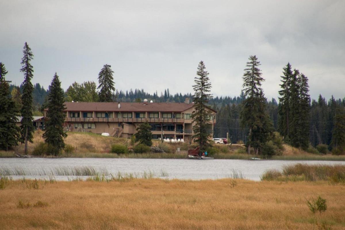 Logan Lake Lac Le Jeune Nature Resort מראה חיצוני תמונה