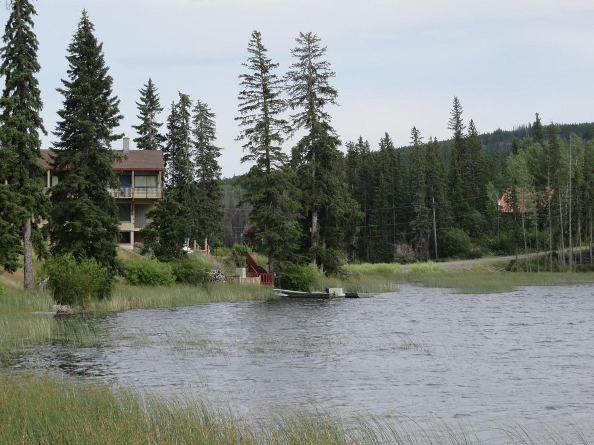 Logan Lake Lac Le Jeune Nature Resort מראה חיצוני תמונה