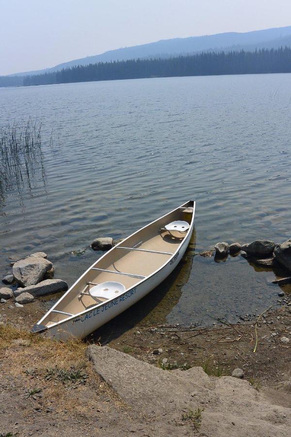 Logan Lake Lac Le Jeune Nature Resort מראה חיצוני תמונה