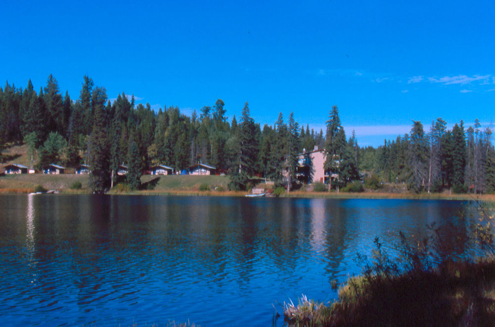 Logan Lake Lac Le Jeune Nature Resort מראה חיצוני תמונה