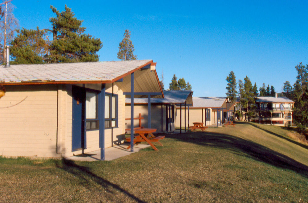 Logan Lake Lac Le Jeune Nature Resort מראה חיצוני תמונה